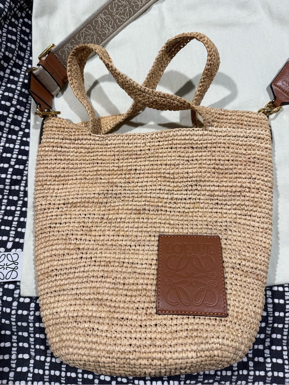 LOEWE mini slit tote bag raffia. - Picture 2 of 9
